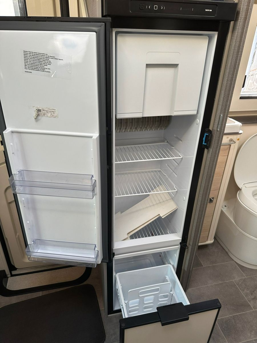 Fahrzeugabbildung Ahorn Camp T 640 Plus TV,Hubbett,Fahrradträger,Markise
