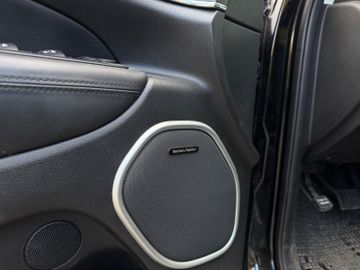 Jeep Grand Cherokee - 12