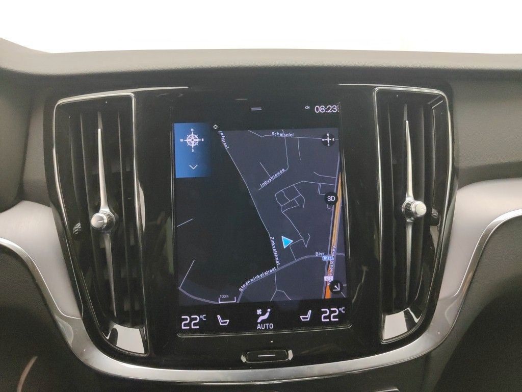 Fahrzeugabbildung Volvo V60 Momentum Pro D3 LED/NAVI/PDC/R´CAM/SHZ