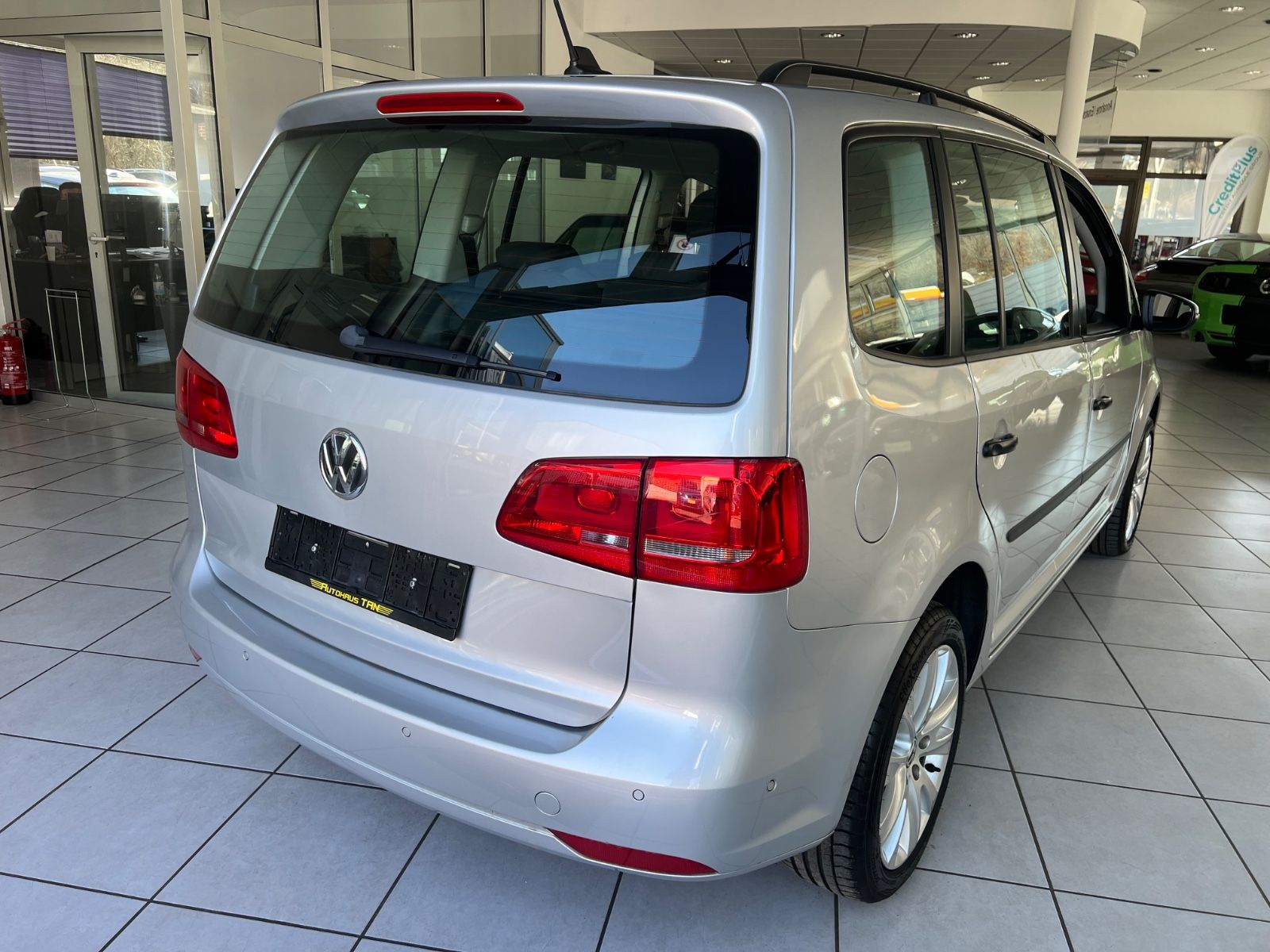 Fahrzeugabbildung Volkswagen Touran 2.0 TDI DSG