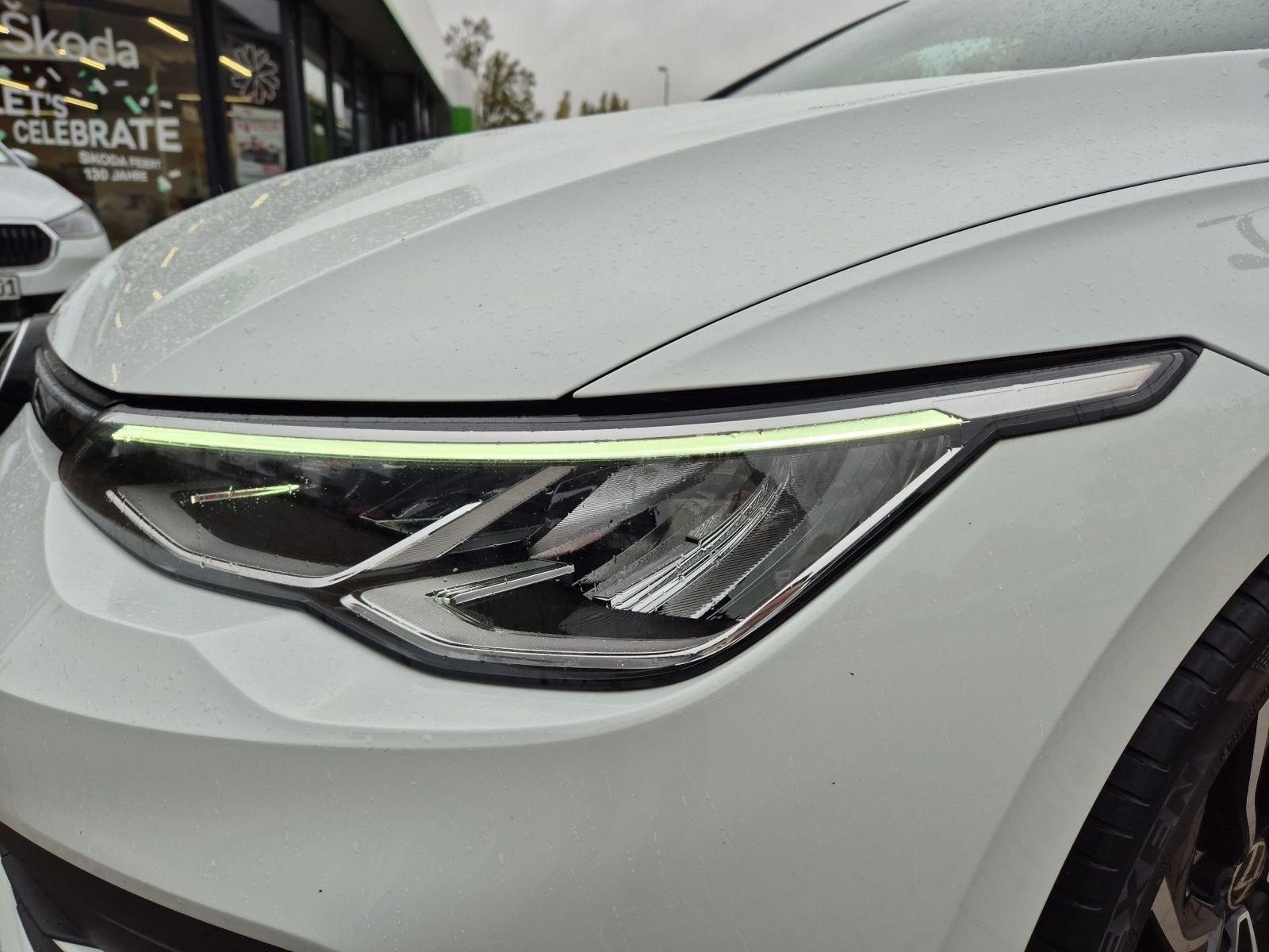 Fahrzeugabbildung Volkswagen Golf VIII Variant Life TSI NAVI CLIMA ACC SH