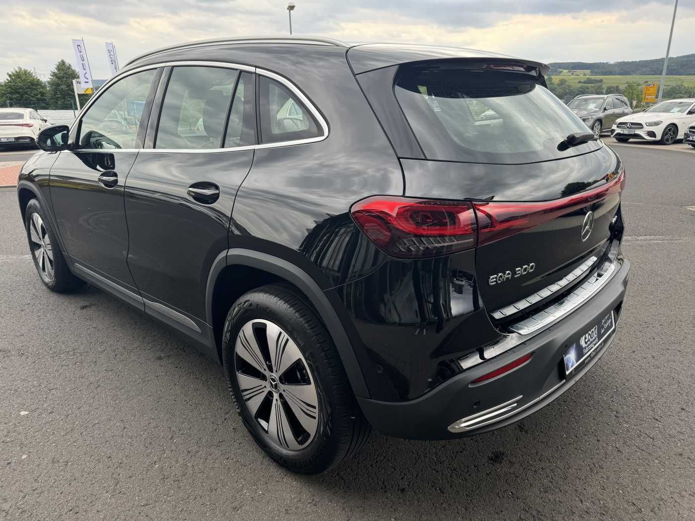 Fahrzeugabbildung Mercedes-Benz EQA 300 4Matic Progressive+RKamera LED+IHC+TOTW+