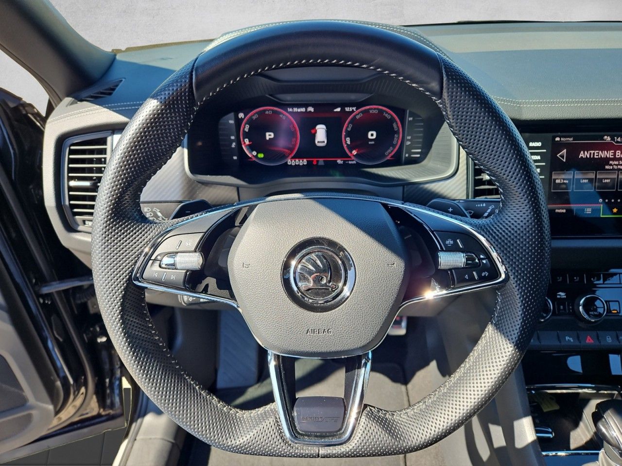 Fahrzeugabbildung SKODA Kodiaq Sportline DSG,4x4,AHK,Navi,Matrix,Canton