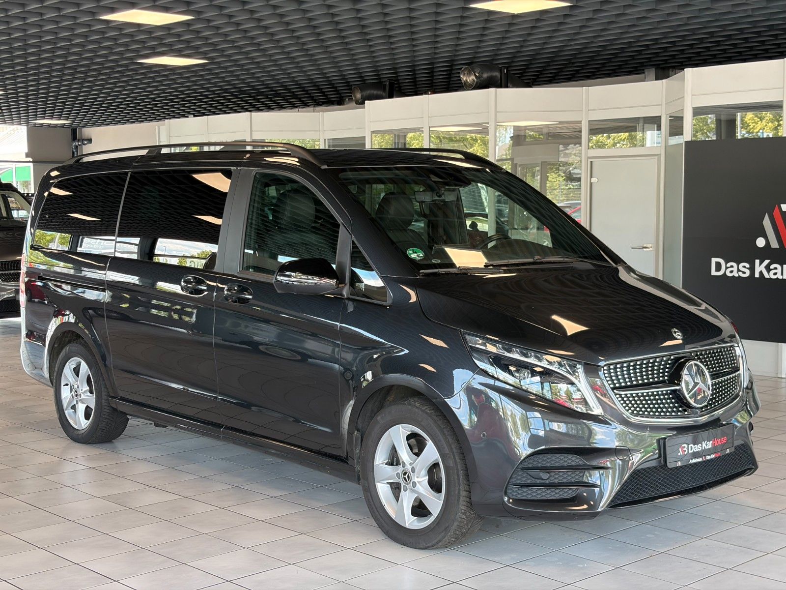 MERCEDES-BENZ V 300 ·4Matic·AMG Line·LED·Standhzg·Panorama·360