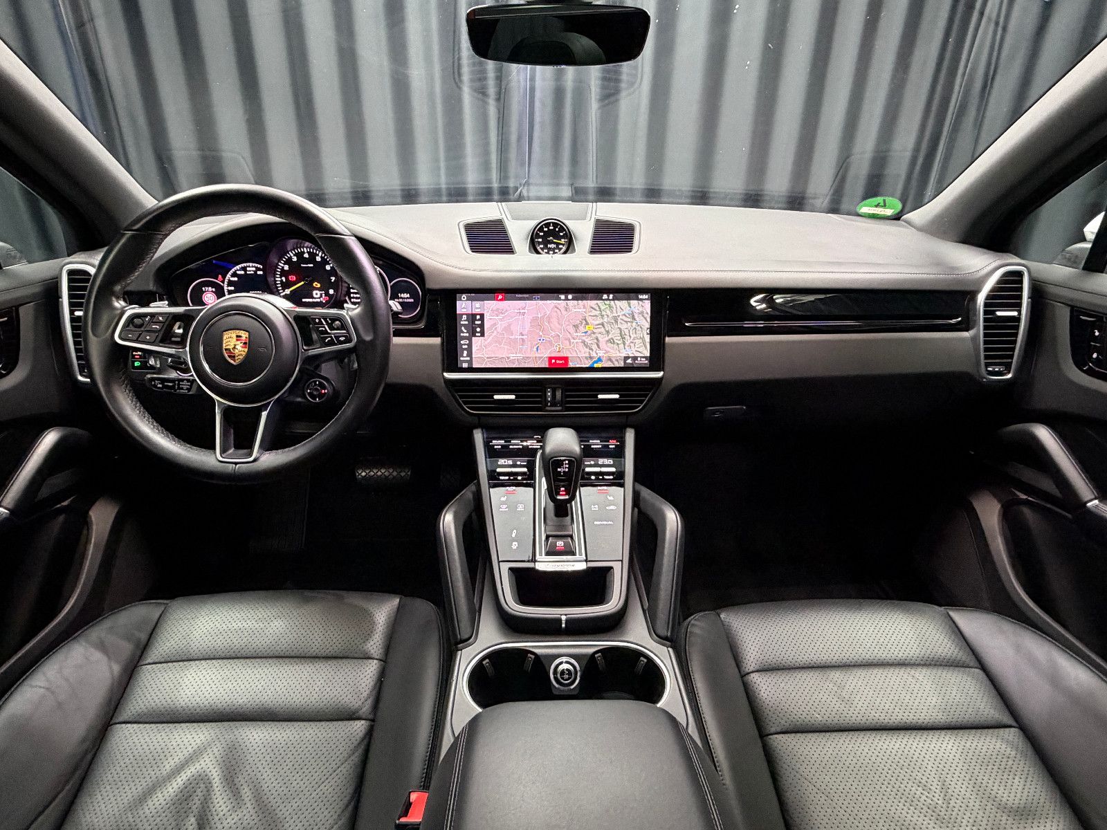 Fahrzeugabbildung Porsche Cayenne E-Hybrid|PANORAMA|SPORT-CHRONO|ACC