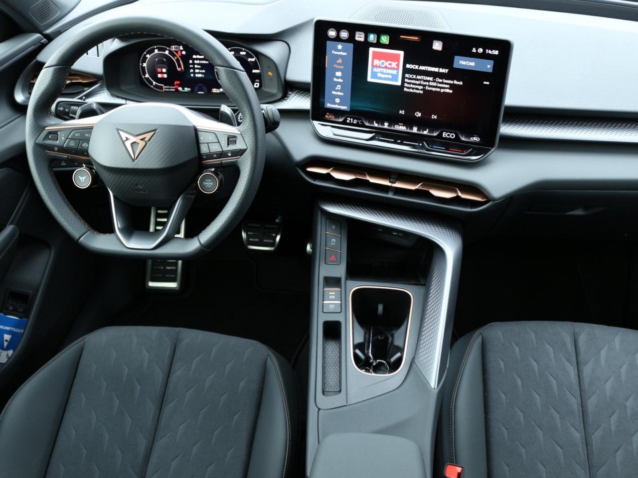 Fahrzeugabbildung CUPRA Terramar VZ 1.5 e-Hybrid DSG