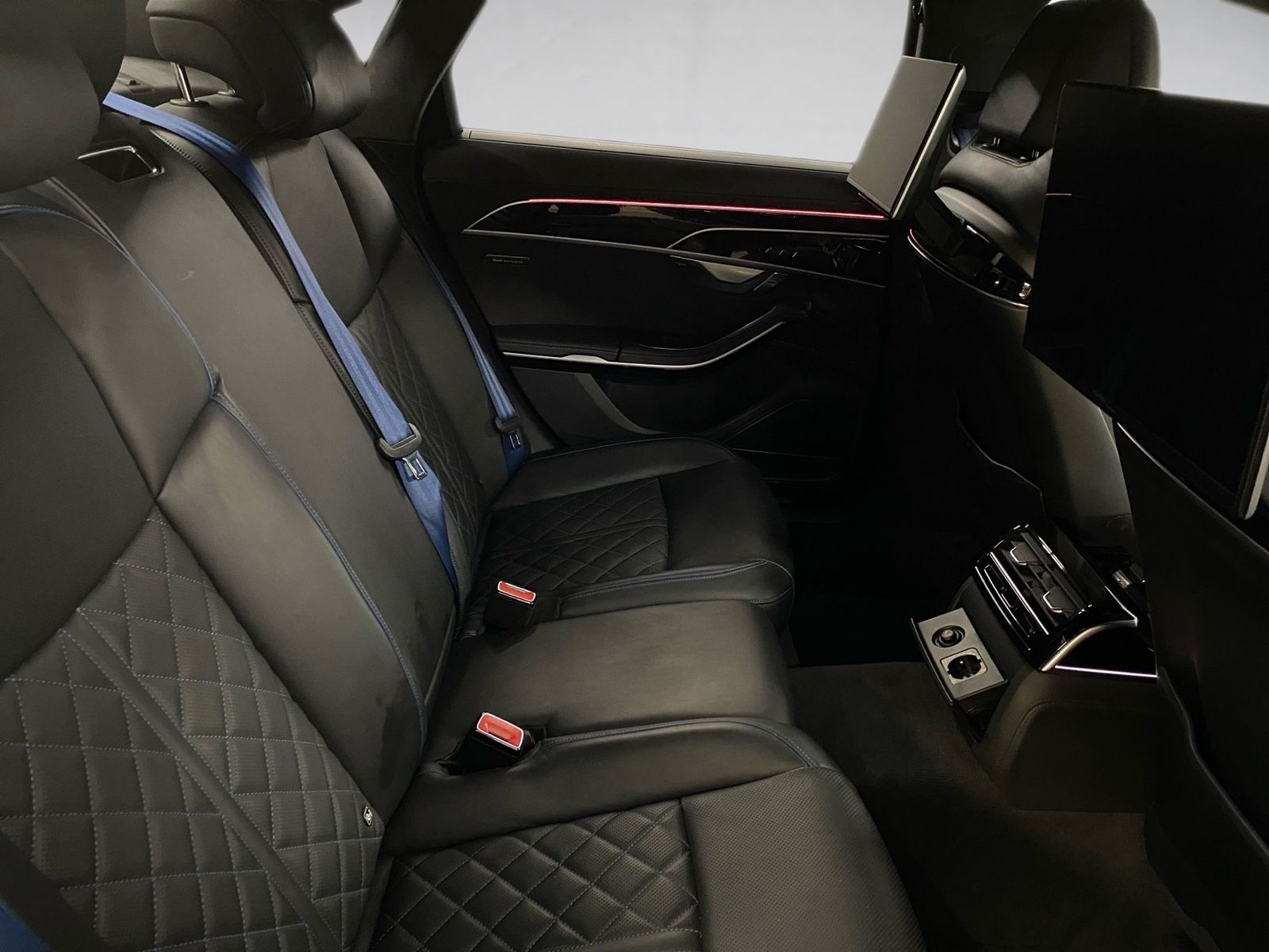Audi A8 - Bild 11