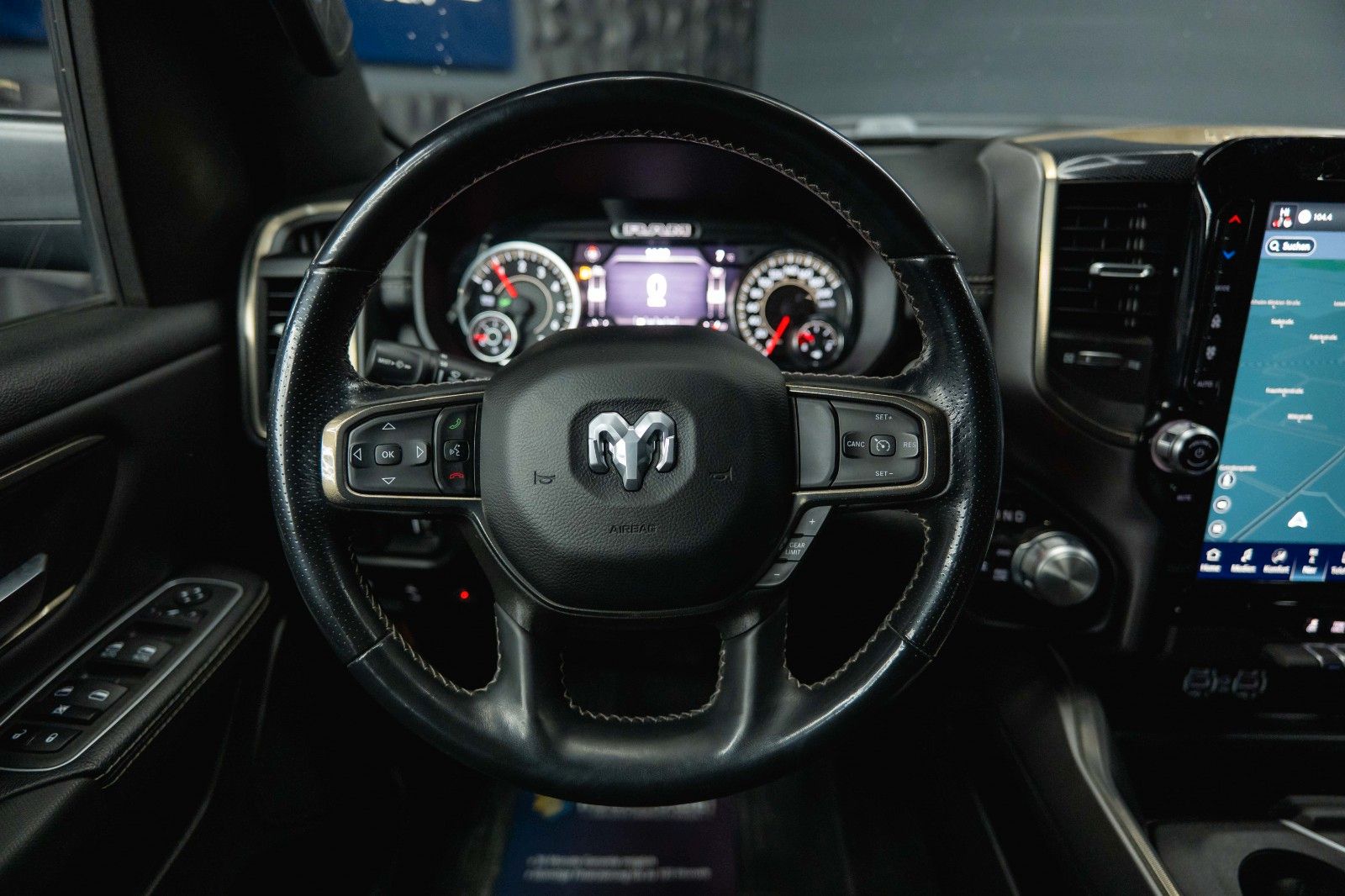 Fahrzeugabbildung Dodge RAM 5.7 V8 HEMI 4x4 Offroad BLACK EDITION  LPG