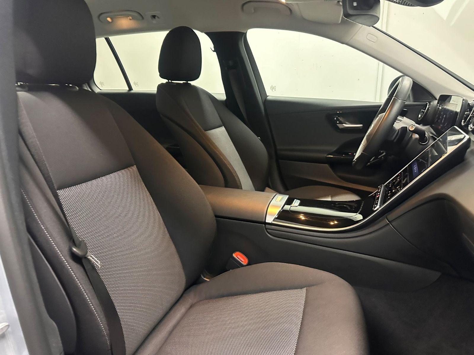 Fahrzeugabbildung Mercedes-Benz C 200 d T Autom. *KAMERA*AHK*DISTRO*LED*
