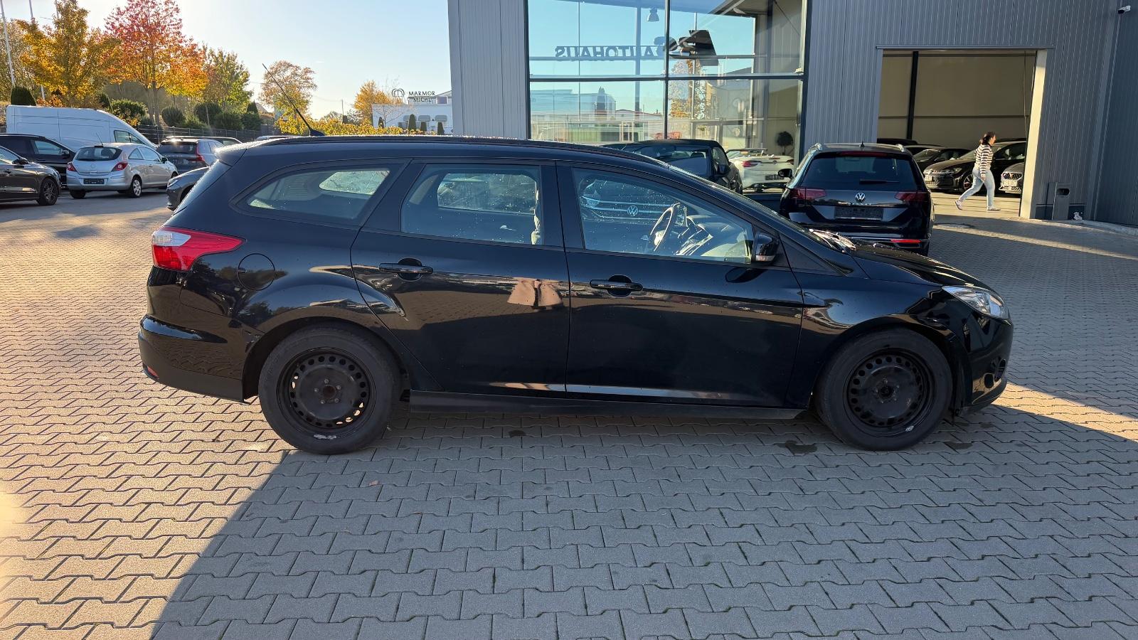 Ford Focus 2013 — photo 23