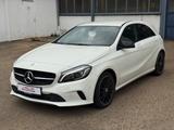 Mercedes-Benz A 180 AMG Night-Paket - Mercedes-Benz mit Benzin-Antrieb: Limousine, 180 AMG Paket