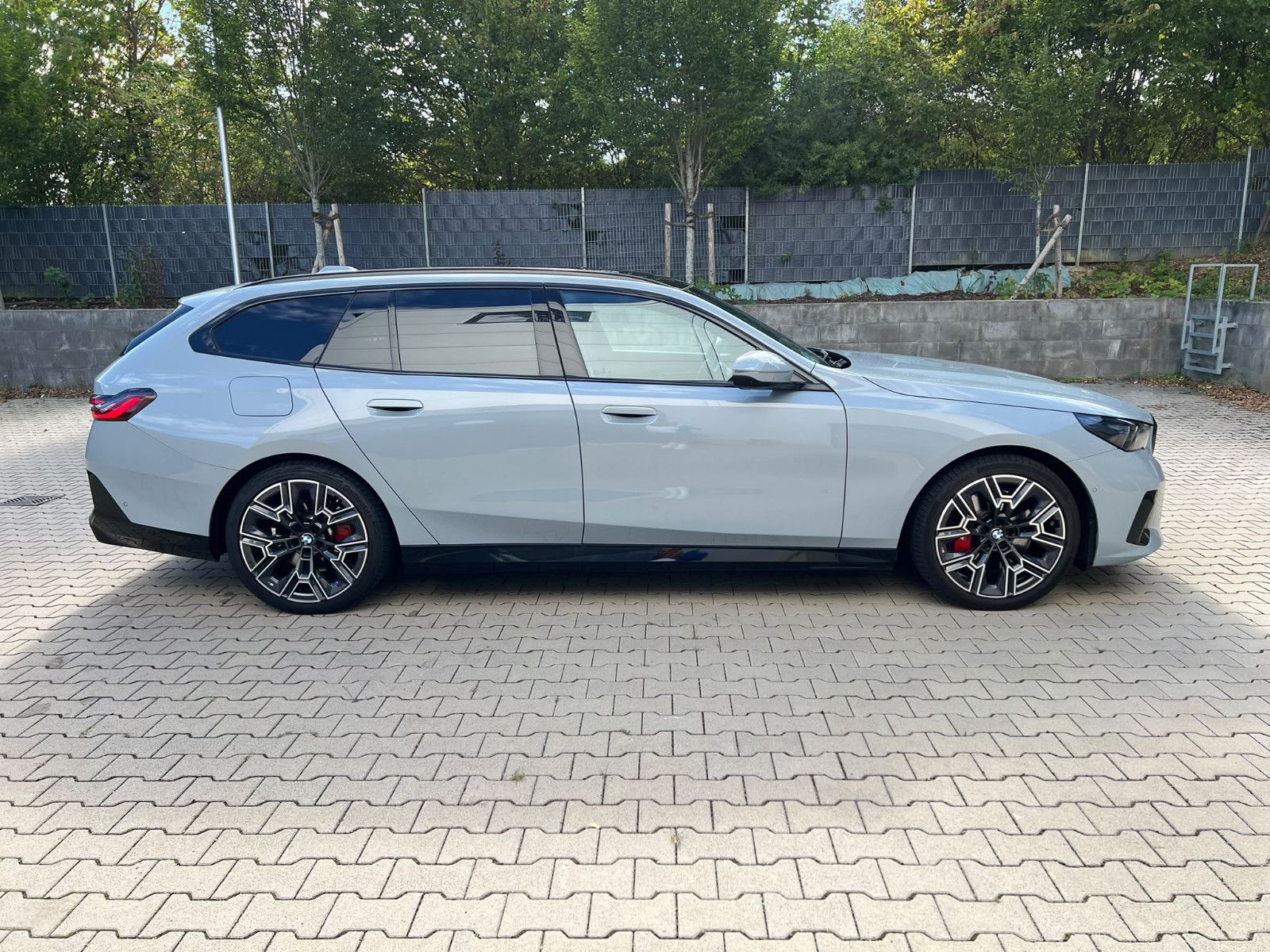 BMW 540d xDrive Touring M SPORT PRO/Panoramadach imagem 3
