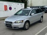 Volvo V50 Kombi 2.0 D Summum - Volvo V50 mit Diesel-Antrieb