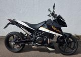 KTM DUKE 3 - 690  - KTM 2011 690