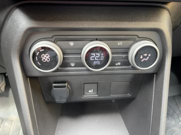 Dacia Sandero III Stepway Extreme TCe 110 PS Sitzheizu