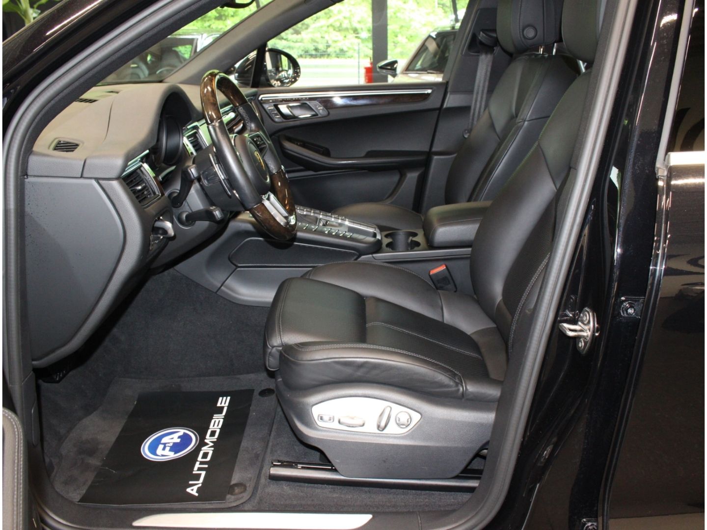 Fahrzeugabbildung Porsche Macan S Diesel Sport Design 1. Hand*Pano*Bose