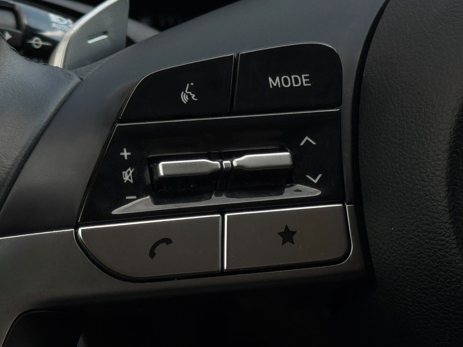 Fahrzeugabbildung Hyundai Tucson 1.6 T-GDI PHEV 4WD CarPlay Kamera Temp