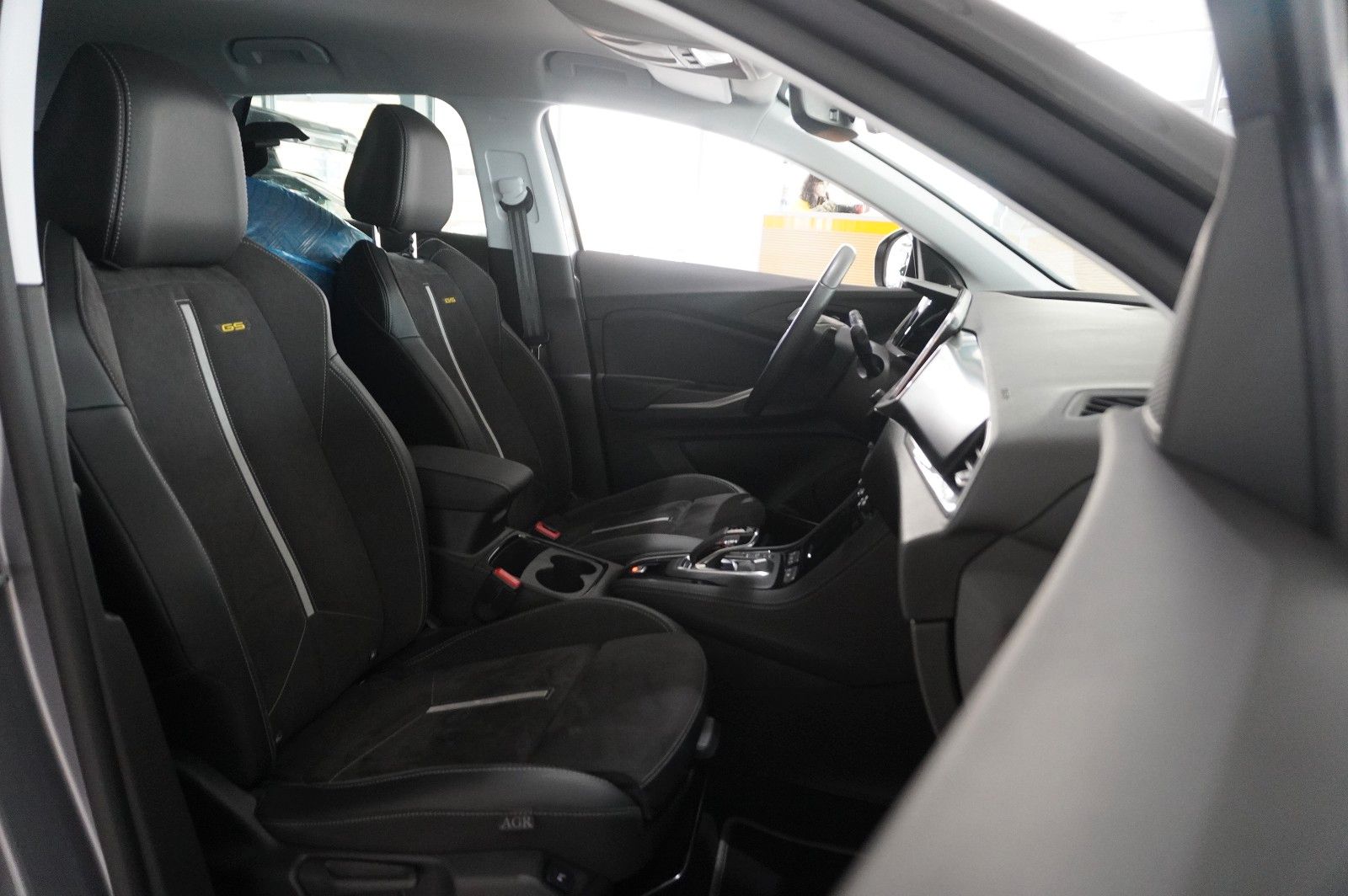 Fahrzeugabbildung Opel Grandland (X) 1.6T GSe 4HYBRID NAVI/LED/KAMERA