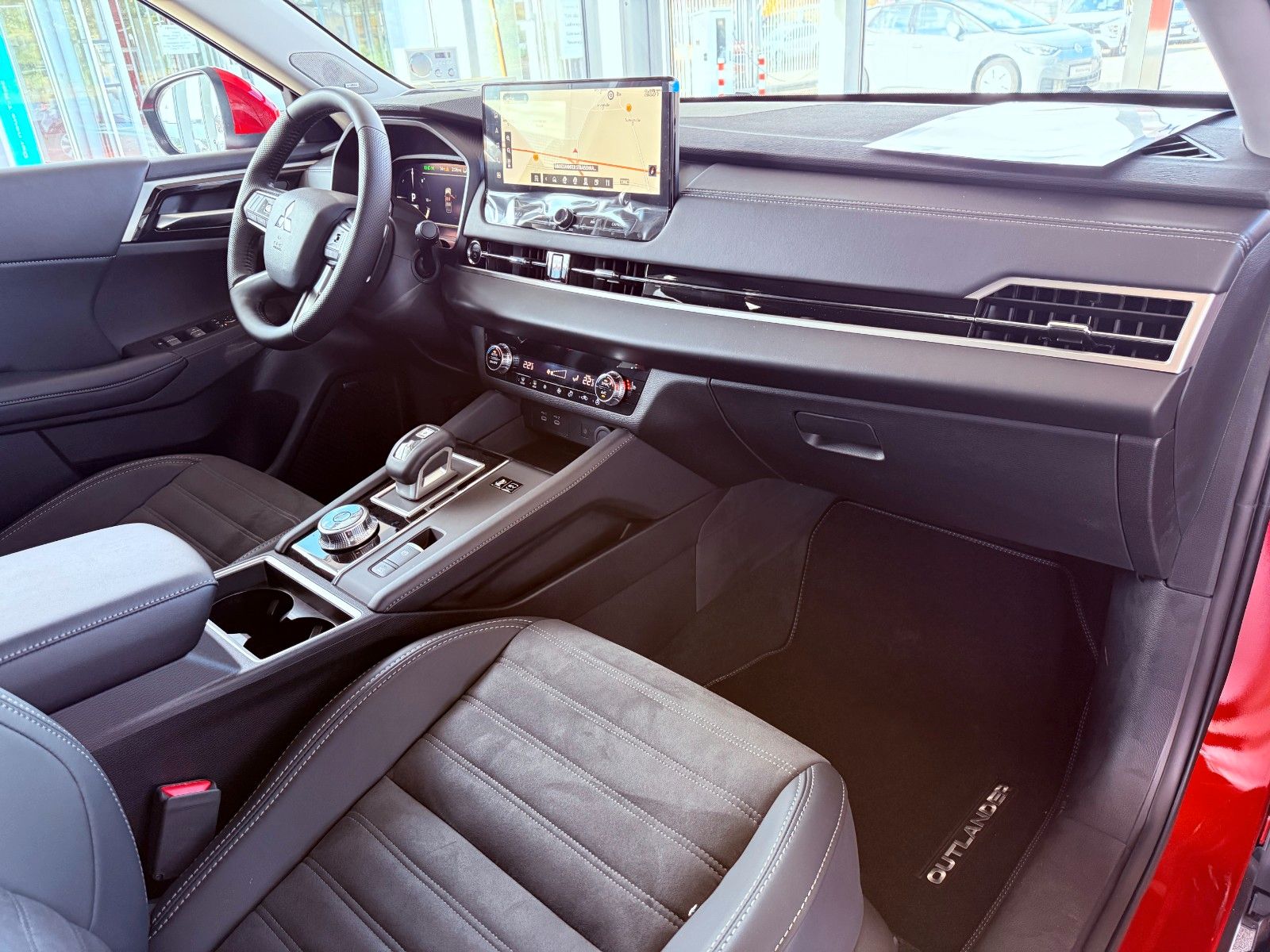 Fahrzeugabbildung Mitsubishi Outlander Intro Edi. PHEV 4WD LED AHK Kam 20"