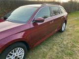 Skoda Superb 1.5 TSI ACT Ambition Combi Ambition - rote Skoda Superb