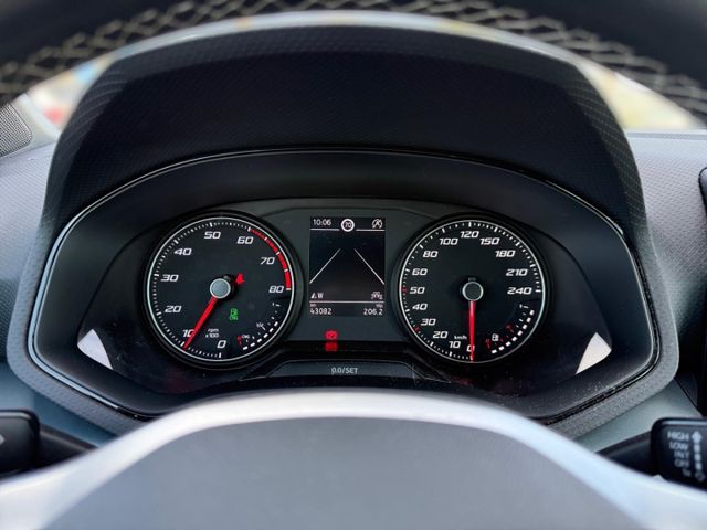 Arona 1.0 TGI Xperience Navi Apple CarPlay ACC