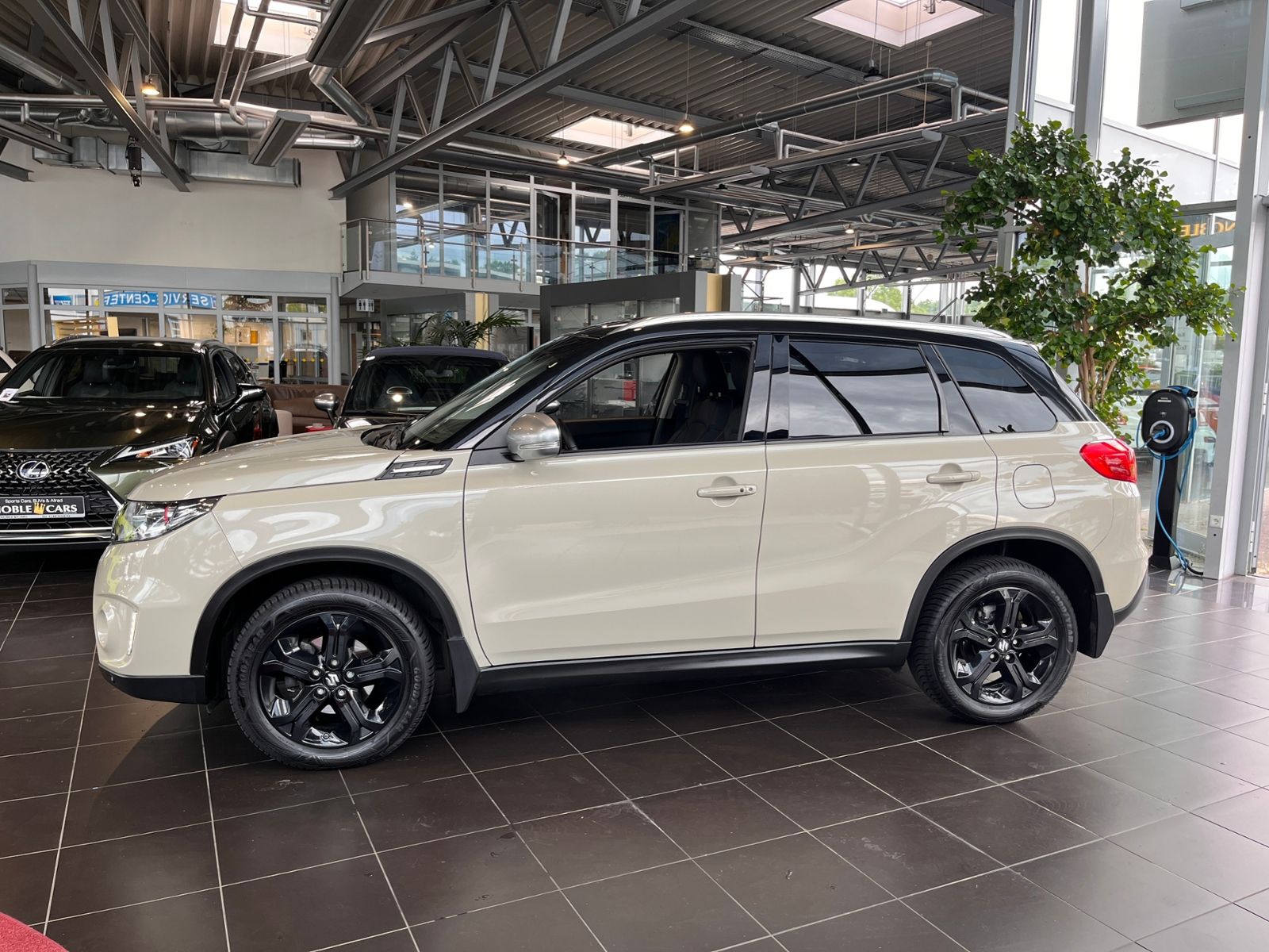 Fahrzeugabbildung Suzuki Vitara 1.4 S 4x4 KLIMA LED NAVI ALU