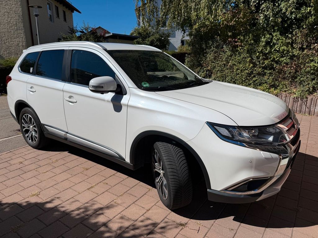 Image of Mitsubishi Outlander