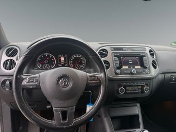 Volkswagen Tiguan - 11
