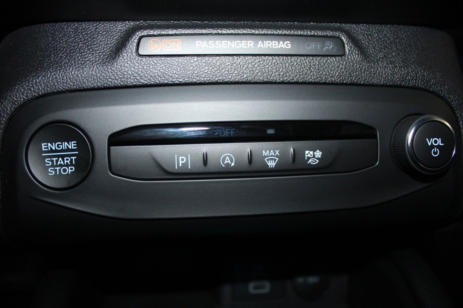 Fahrzeugabbildung Ford Focus Active X Turnier Automatik LED NAVI CAM
