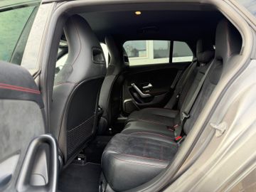Mercedes CLA 200 Shooting Brake - 12