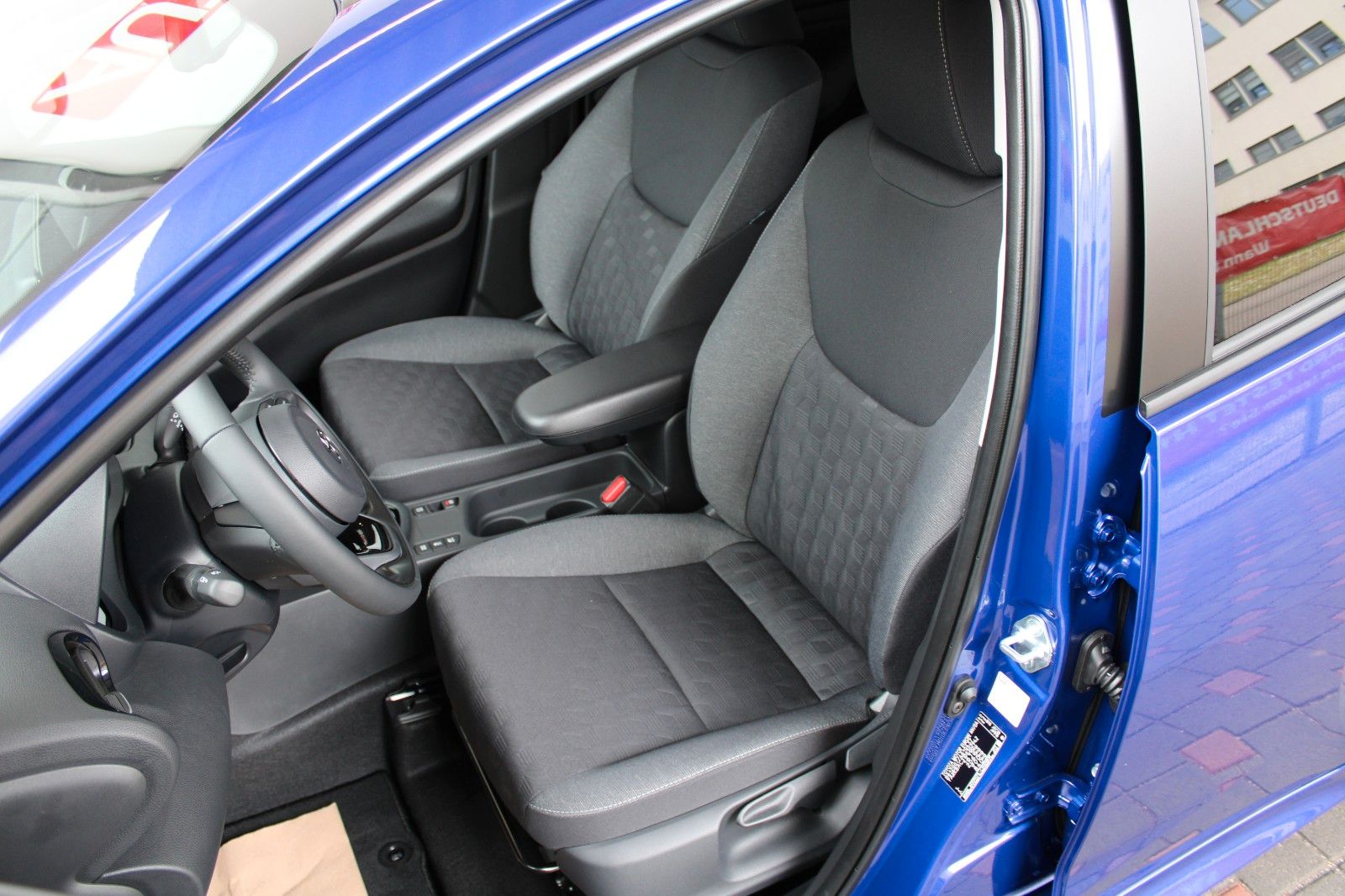 Fahrzeugabbildung Toyota Yaris 1.5 Hybrid Teamplayer + Comfort-Paket