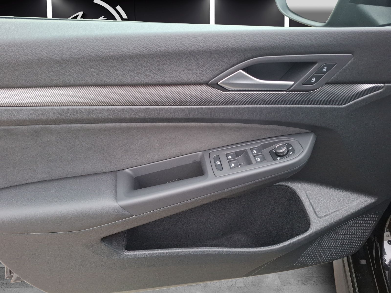 Fahrzeugabbildung Volkswagen Golf VIII GTI DSG LEDplus Navi AID HUD ACC RFK S