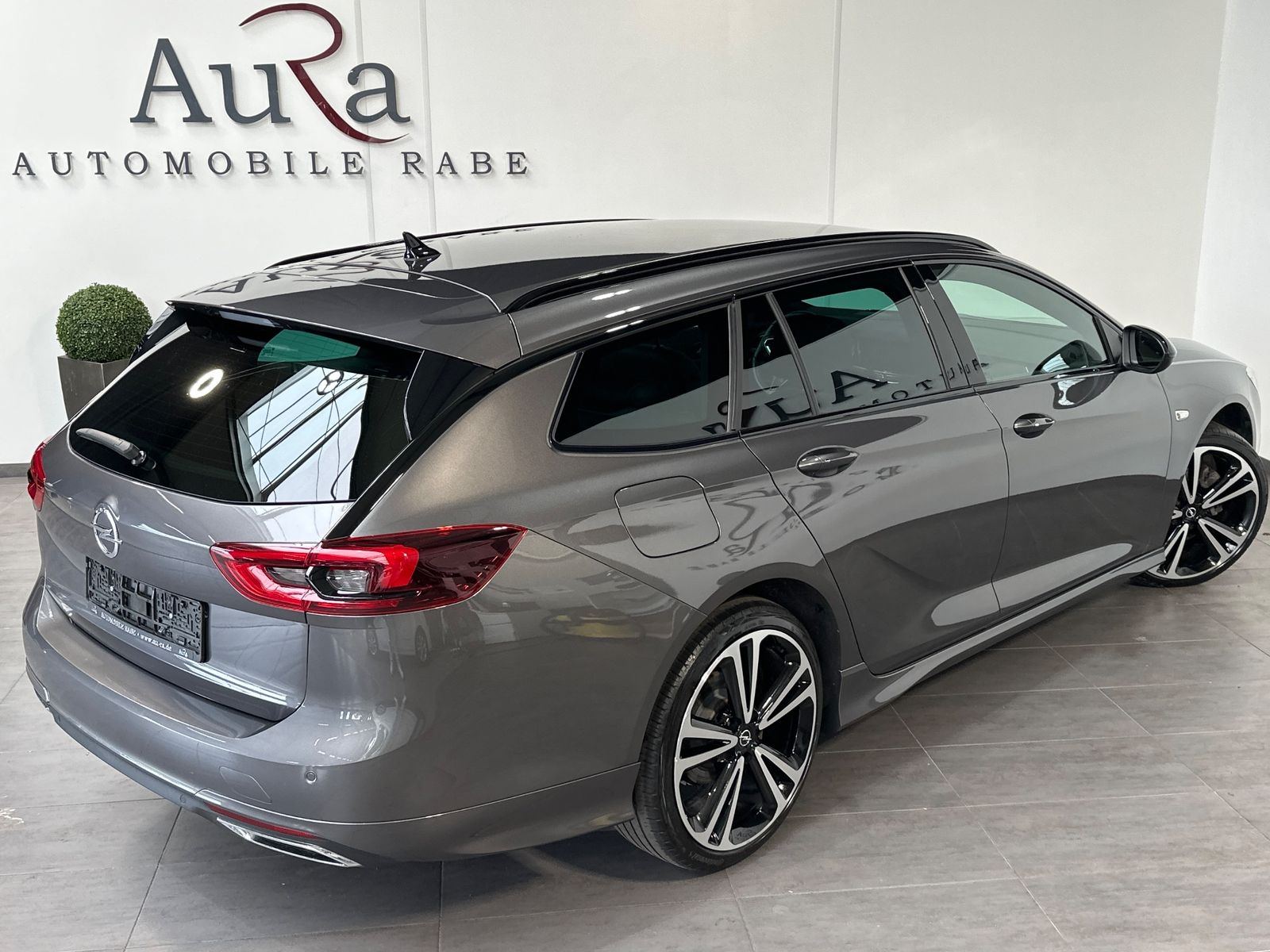 Fahrzeugabbildung Opel Insignia ST 2.0 D Ultimate AT NAV+LED+ACC+KAMERA