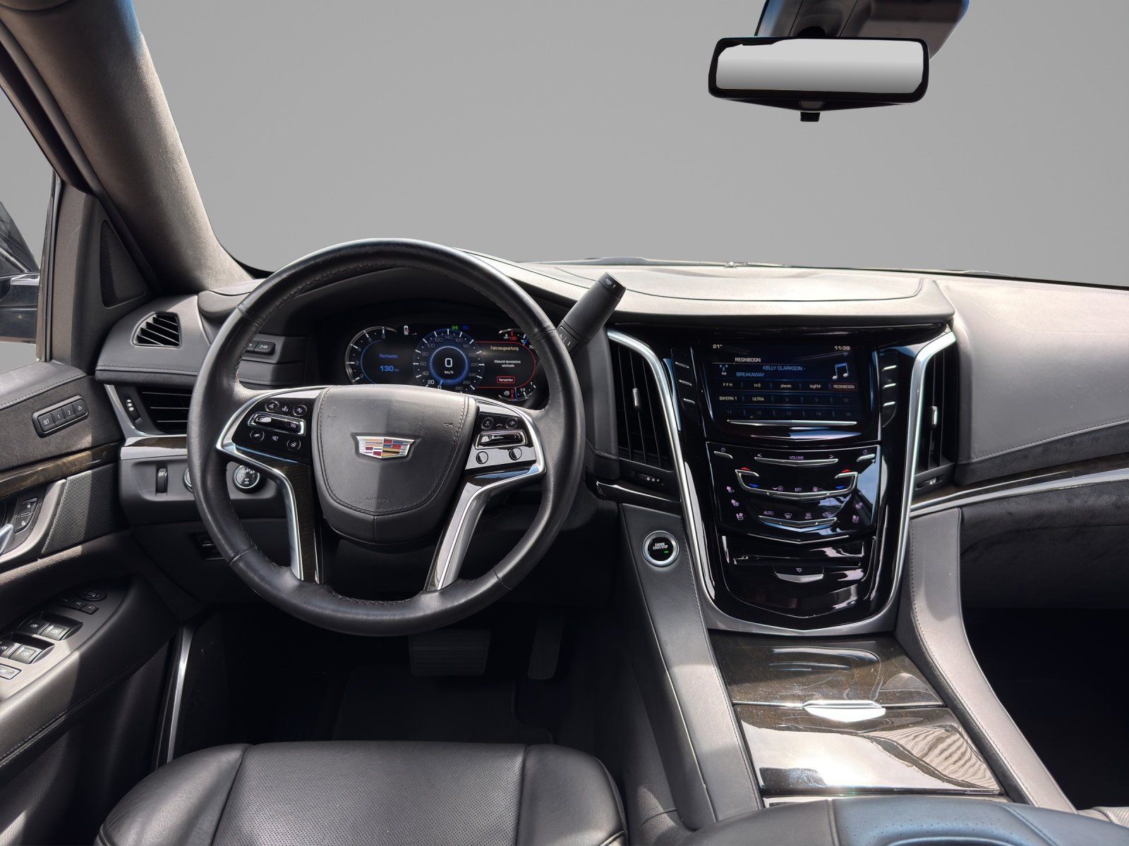 Fahrzeugabbildung Cadillac Escalade 6.2 V8 Platinum ESV // DT.Erstzulassung