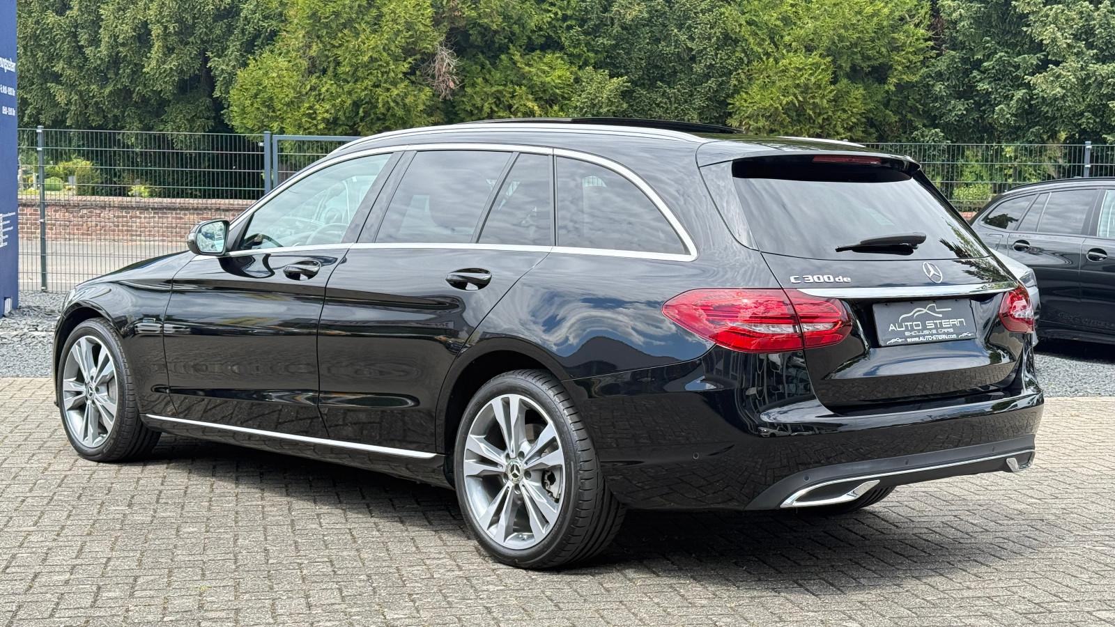 Mercedes-Benz C 300 de T NAVI R.CAM PARK-P PANO LEDER TTW SPUR