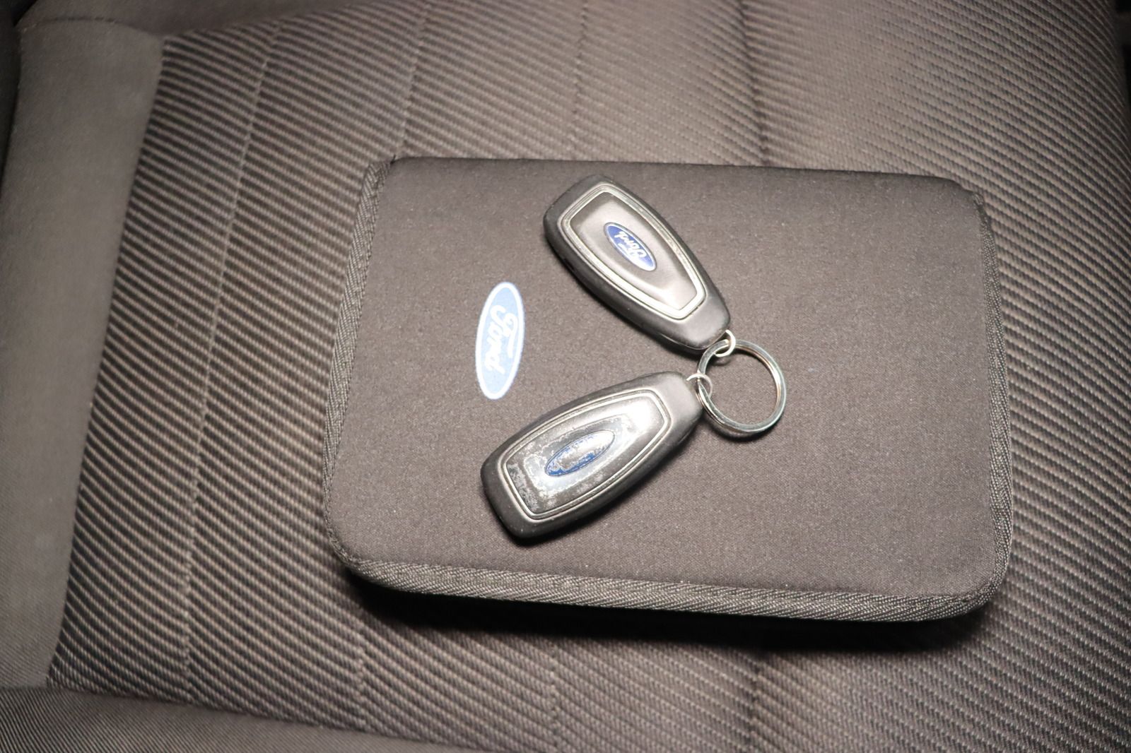 Fahrzeugabbildung Ford S-MAX 2.0 TDCi Sitzhzg./-lüftung * PDC * Tempom.