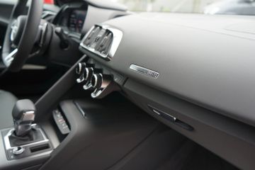 Fahrzeugabbildung Audi R8 Spyder 5.2 FSI RWD Performance EXPORT OK