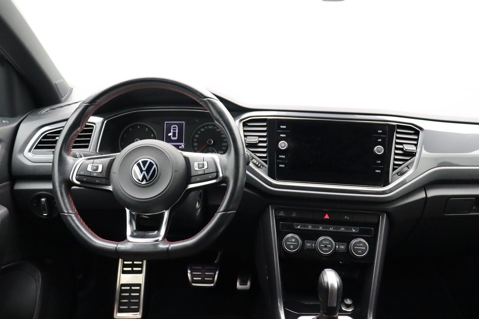 Fahrzeugabbildung Volkswagen T-Roc 1.5 Sport DSG ACC LED