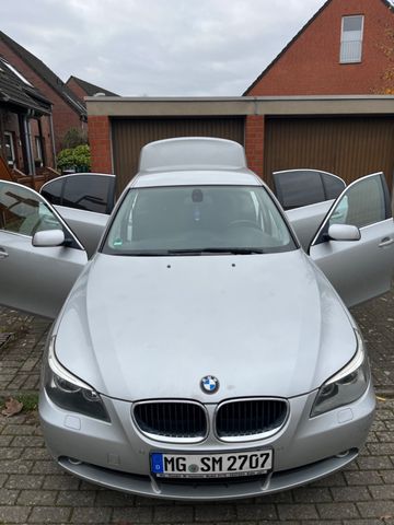 BMW 520i -