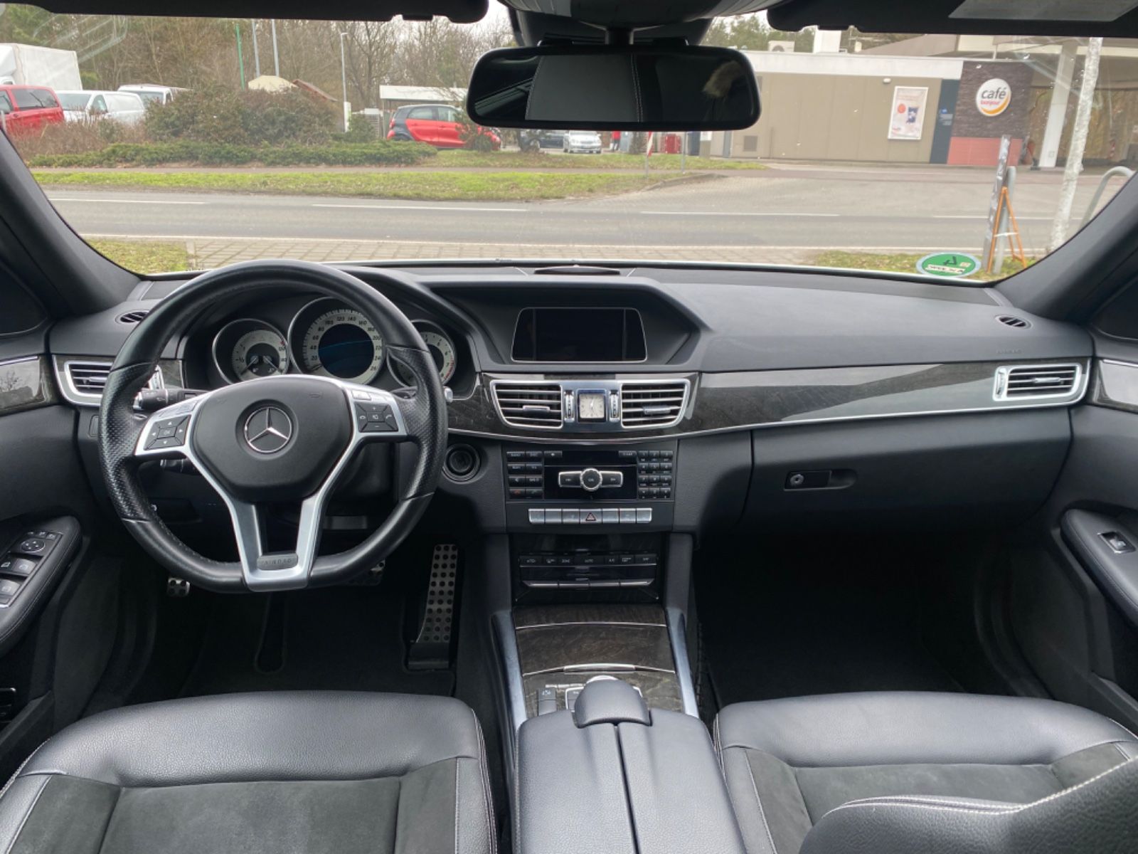 Fahrzeugabbildung Mercedes-Benz E 250 CGI T AMG*Totwinkel*LED*Navi*SHZ*Tempomat*
