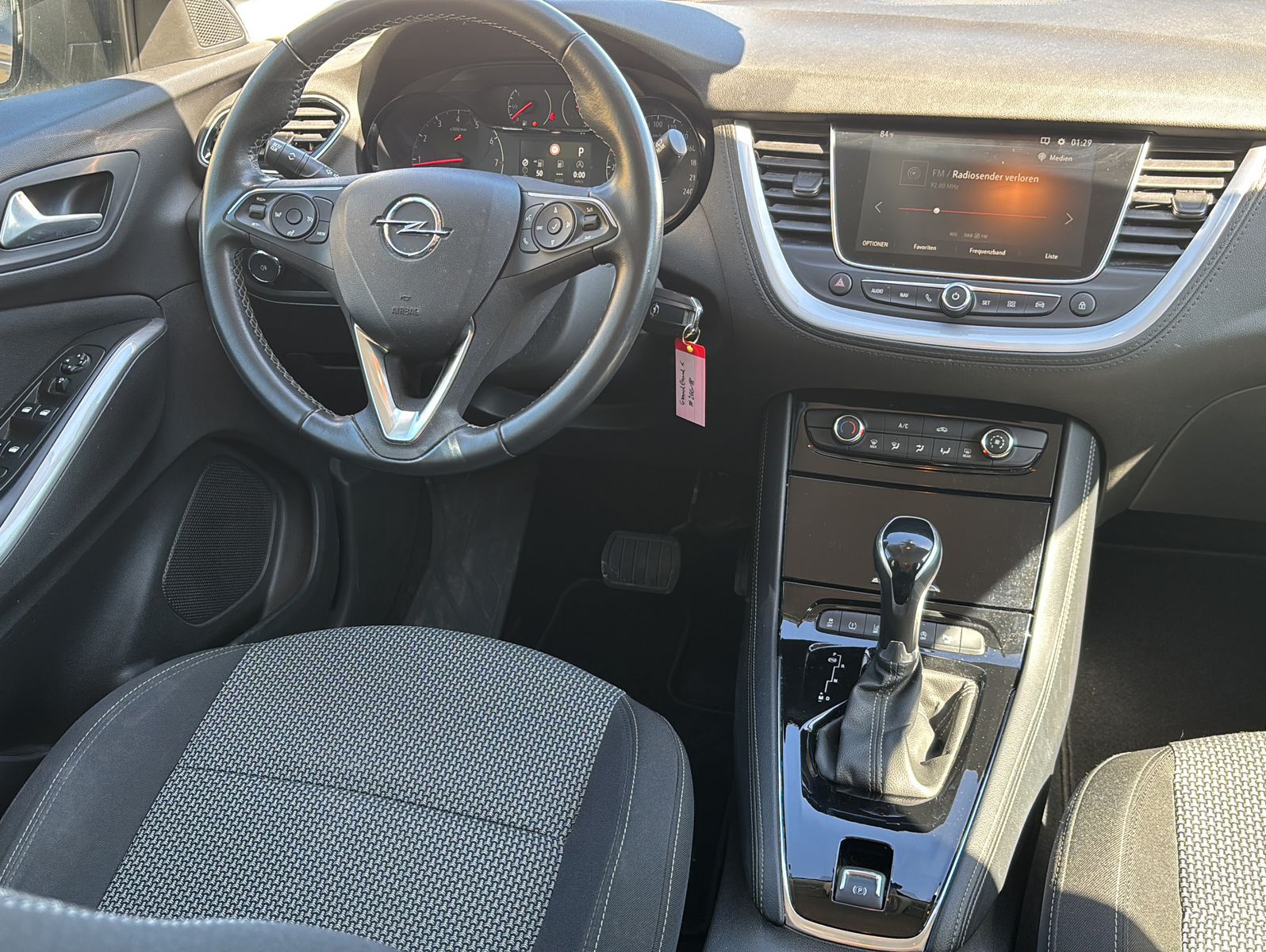Fahrzeugabbildung Opel Grandland X 1.2 Turbo 96kW Edition Auto