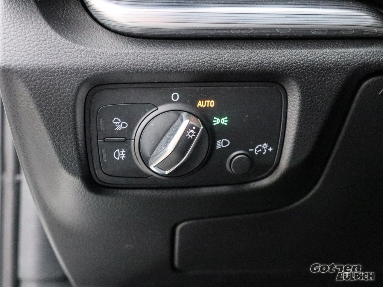 Fahrzeugabbildung Audi A3 Sportback 35 TFSI 1.5 sport Navi Paket S line