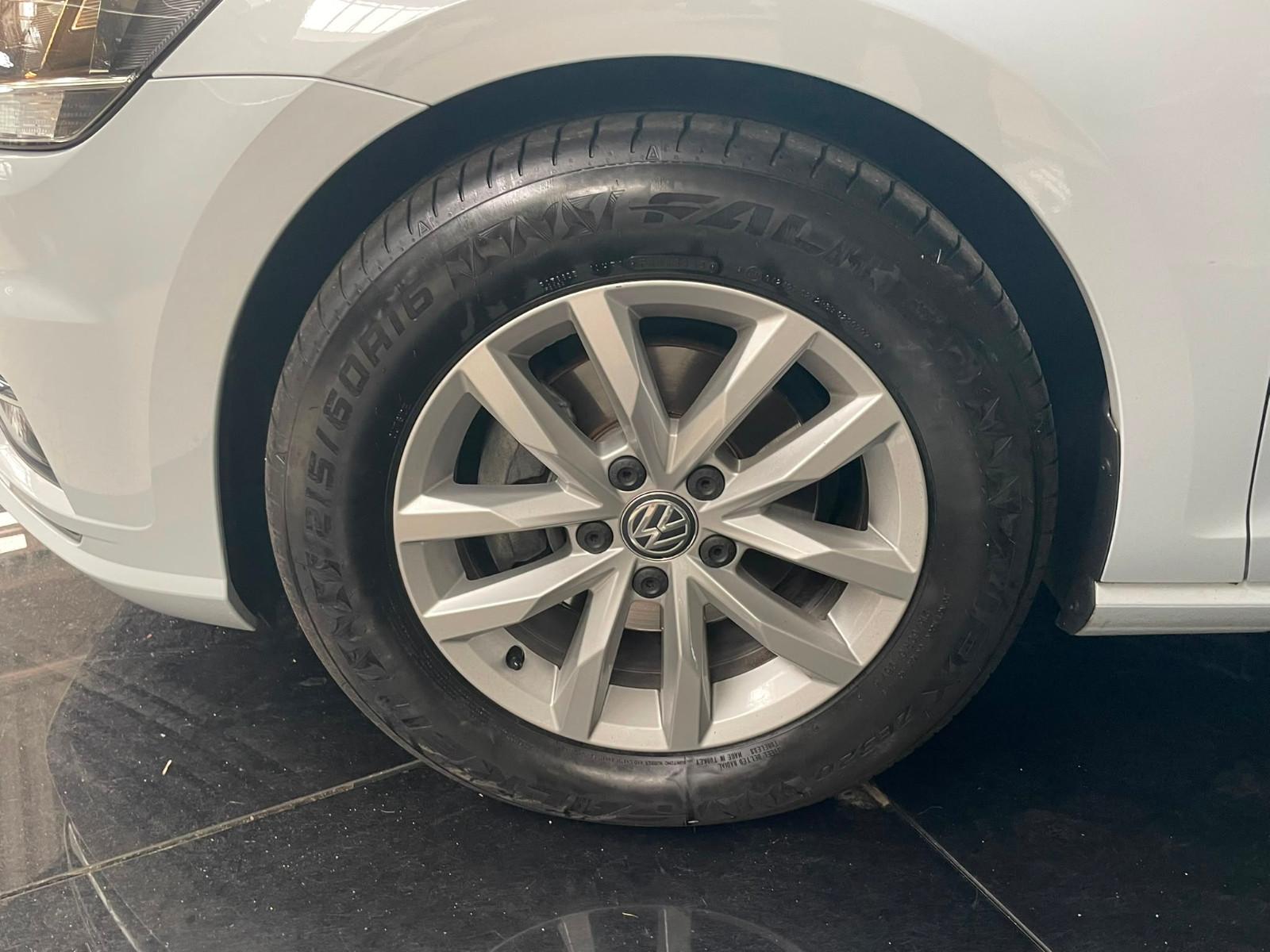 Volkswagen Golf VII Lim. Sound DSG / Carplay / Xenon