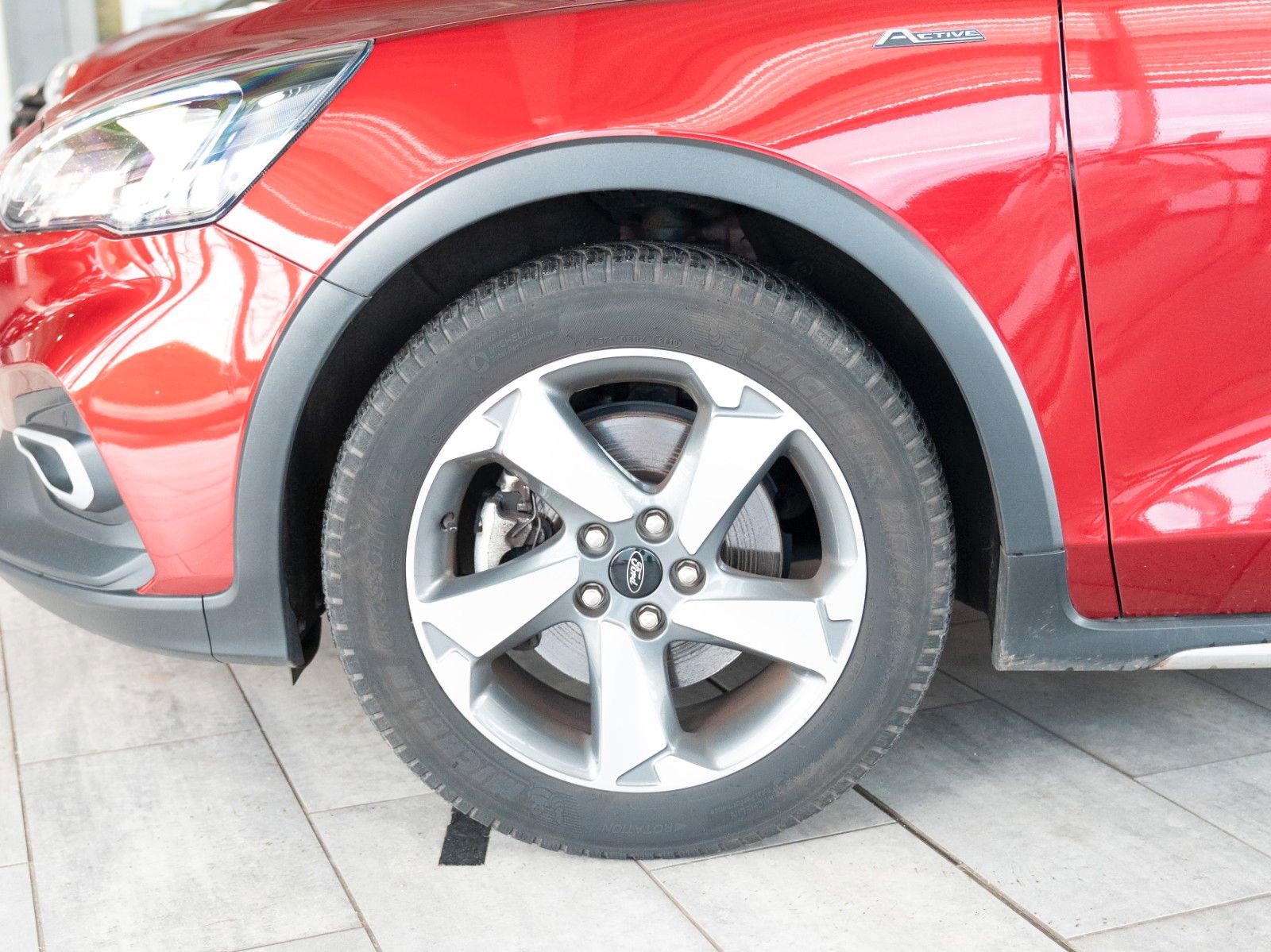 Fahrzeugabbildung Ford Focus Turnier Active WINTER-P/AHK/NAVI/KEYFREE