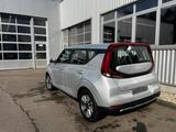 Kia e-Soul 39 kWh Edition 7 LED|RFK|ACC - silberne Kia Soul
