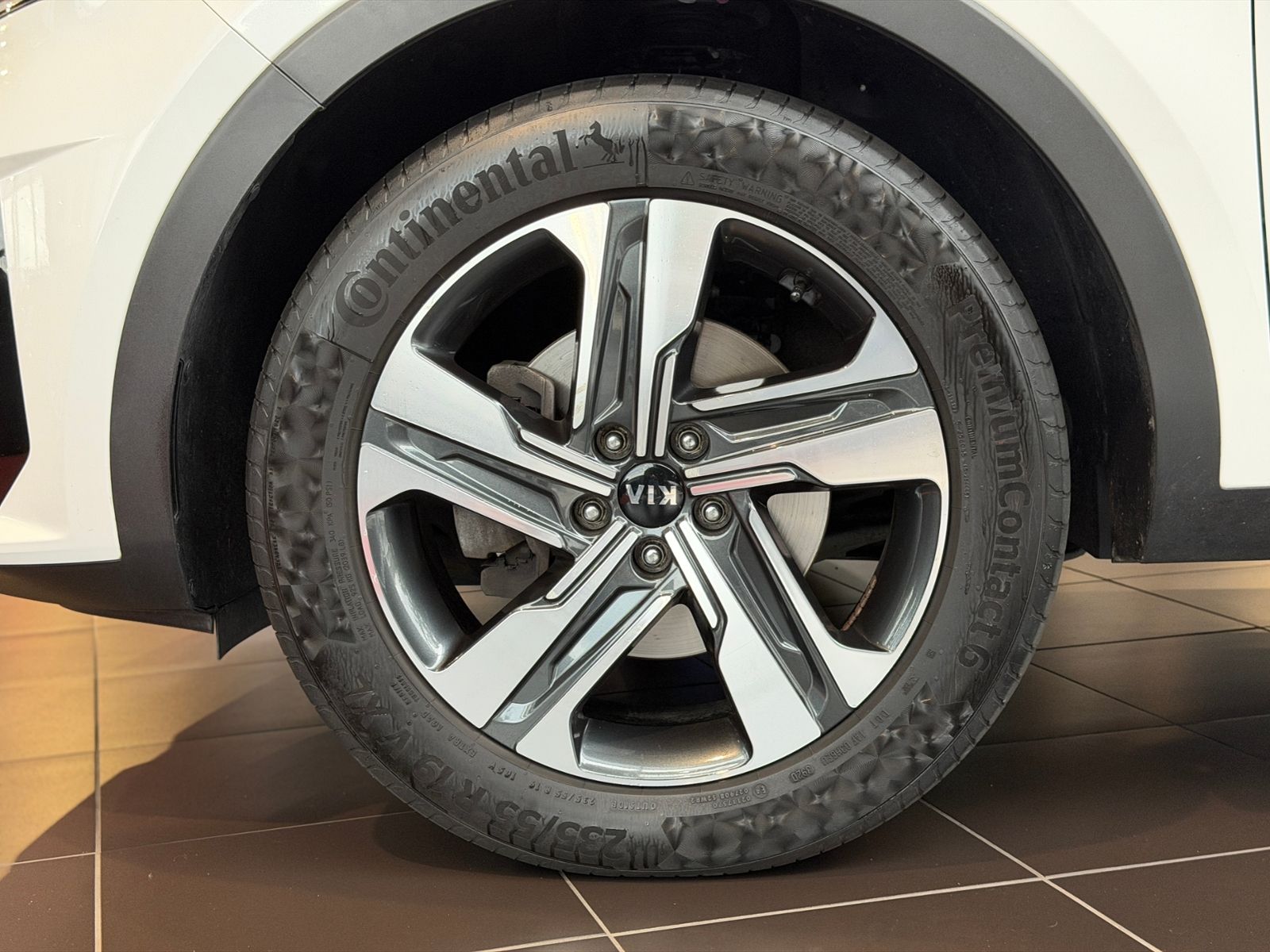 Fahrzeugabbildung Kia Sorento Hybrid HEV Spirit 2WD LEDER LED NAV 19"