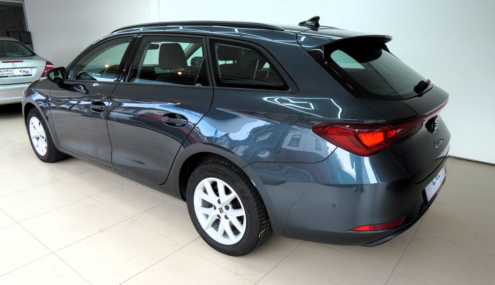 Fahrzeugabbildung SEAT Leon Sportstourer Style *Navi*Shz*CarPlay*
