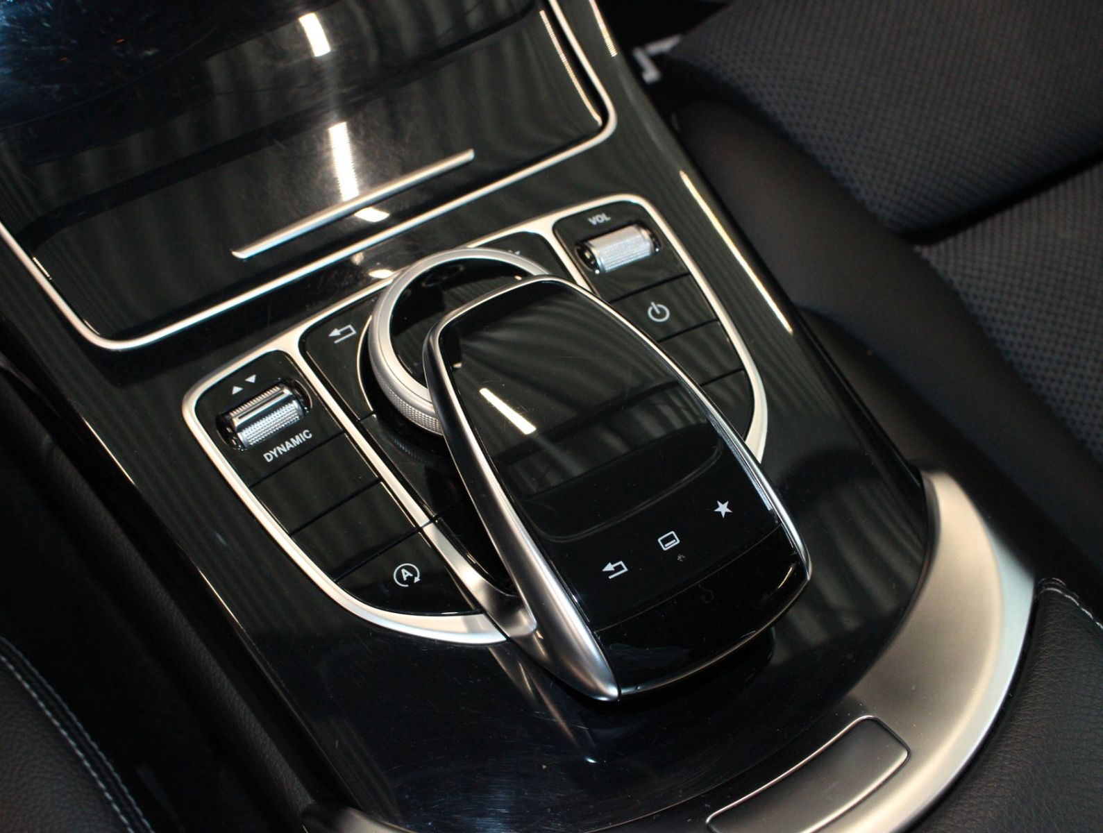 Fahrzeugabbildung Mercedes-Benz C 180 T AVANTGARDE*2.Hand*
