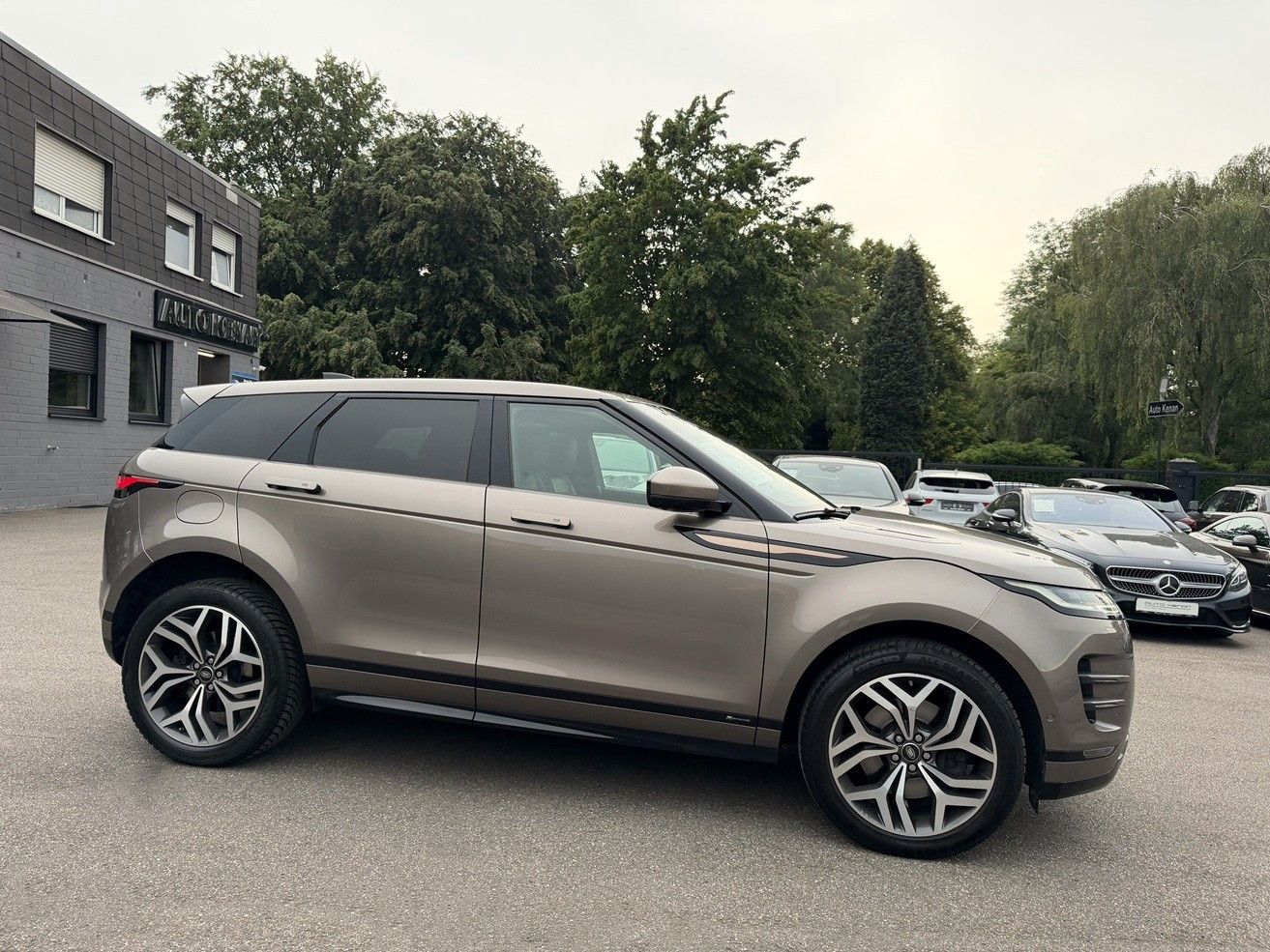 Land Rover Evoque D240 R-Dynamic SE Pano Leder virtual AHK foto 2
