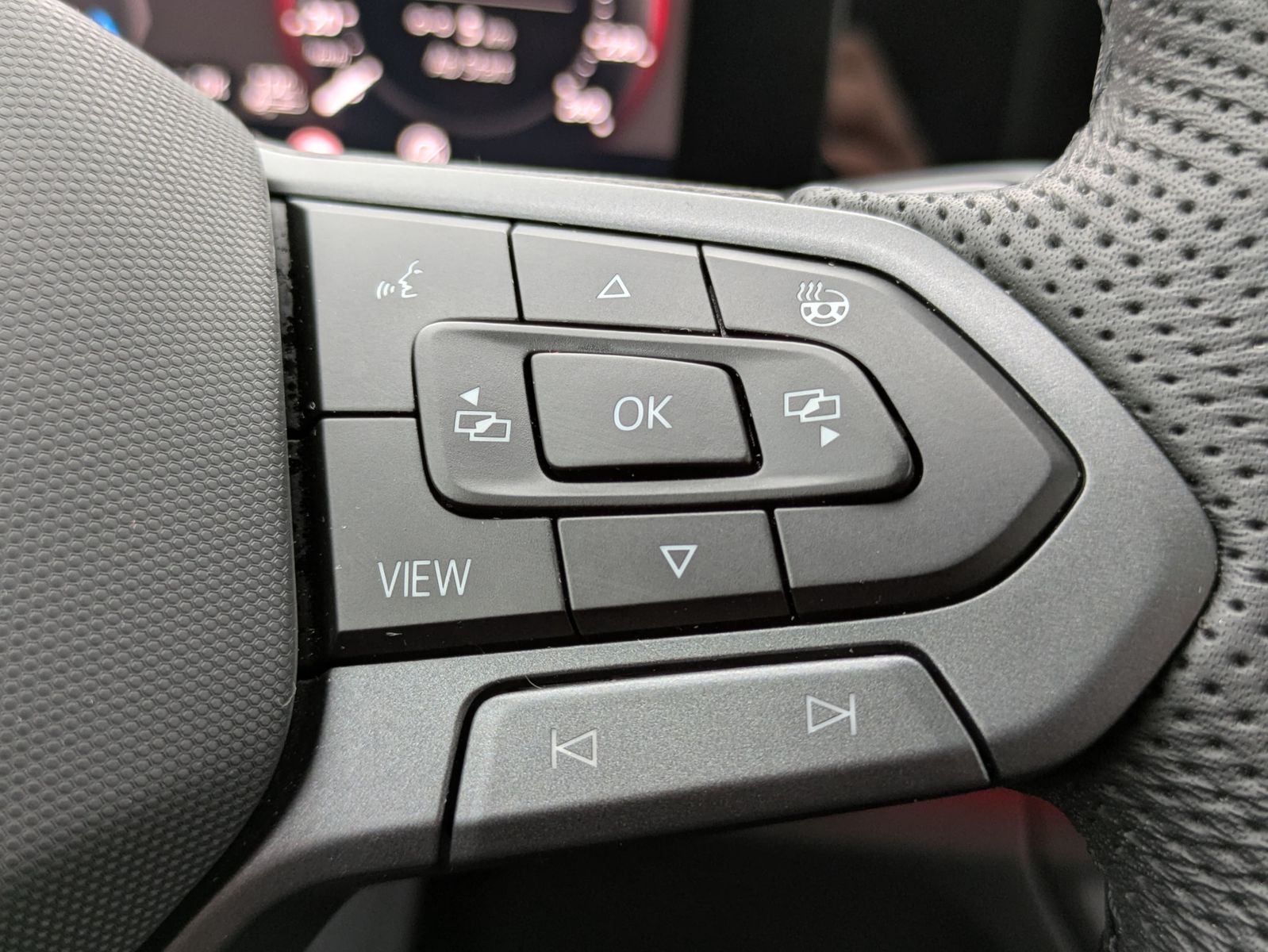 Fahrzeugabbildung Volkswagen Tayron 2.0 TDI 4M R-Line BLACK*7Si*MATRIX*PANO